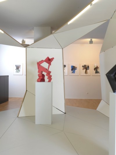 Kleine Skulpturen und Zeichnungen