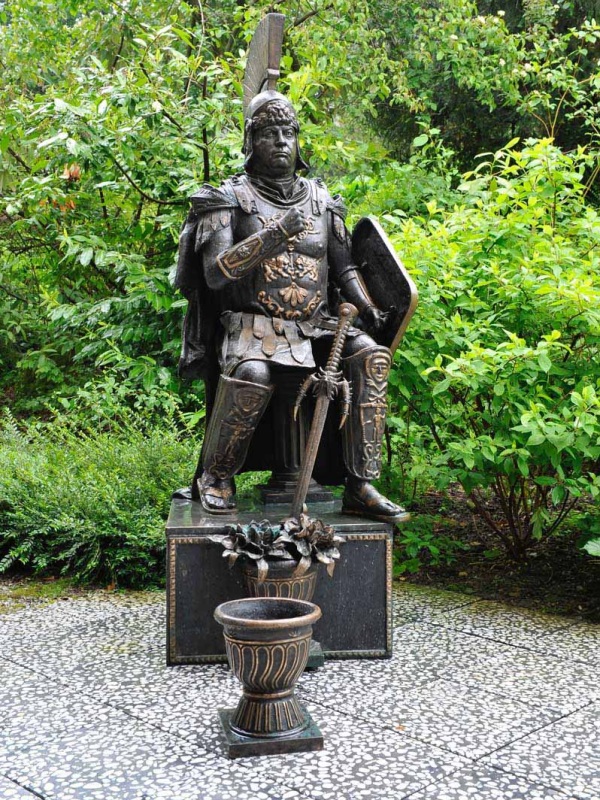 Caesar (Living Sculptures)